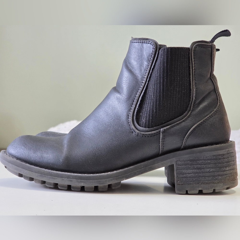 Black Chelsea Boot -Siren-Softmoc US 7/37 Inside Zip Elastic Utility Streetwear - Picture 6 of 13